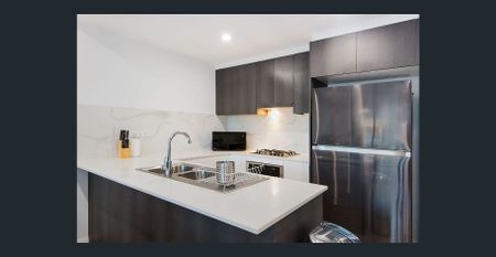 Near new stylish two bedroom apartment - Photo 3