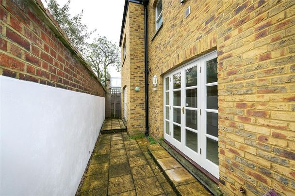 4 bedroom semi-detached house to rent - Photo 1