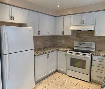 For Lease - 27 Moresby Street, Richmond Hill, Ontario - Photo 2