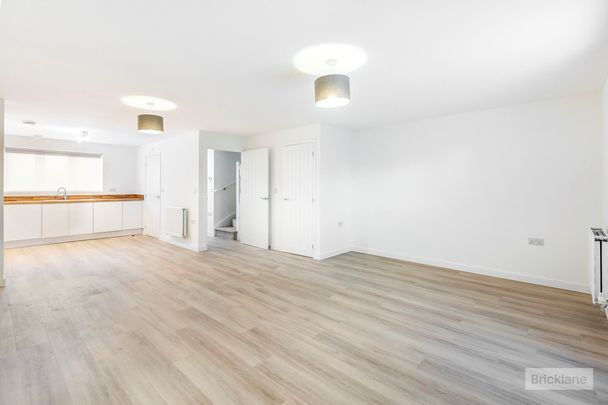 Shale Meadow, Wellingborough - Photo 1