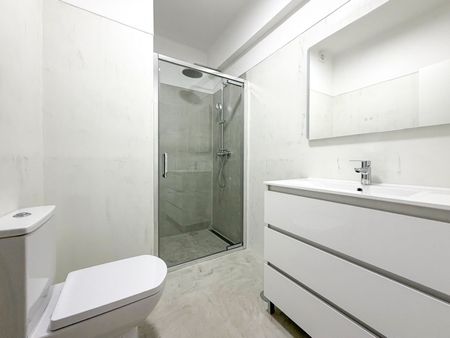 Apartamento T2 com garagem para arrendamento em Portimão! - Photo 2