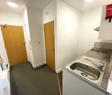 Studio to rent - Photo 2