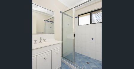 Spacious Family Home! - Photo 5