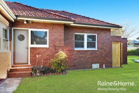 2/8 Glenwall Street, Kingsgrove, NSW 2208 - Photo 3