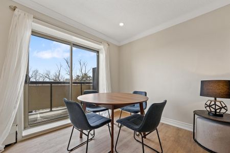 38 King Street West - Photo 2