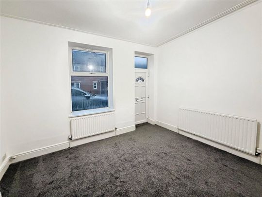 3 bedroom property to rent Nidd Road East, S9 - Photo 1