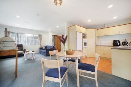 Family Home in Great location - Photo 4