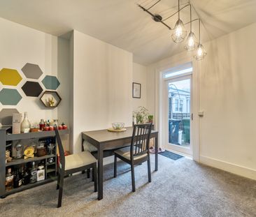 3 bedroom terraced house to rent - Photo 2