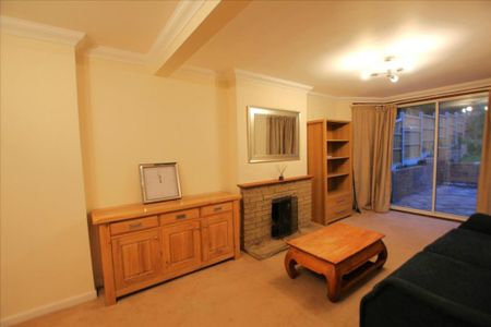 3 bedroom semi-detached house to rent - Photo 2