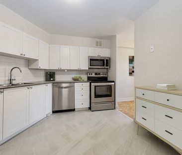 Richview Villa | 500 Scarlett Road, Toronto - Photo 1