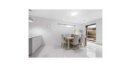 Large family home in a brilliant quiet location with parks at your door step. - Photo 4