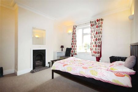 Nightingale Road, Guildford, Surrey, GU1 1EP - Photo 2