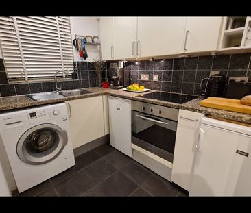 1 Bed Semi-Detached House, Abbey Gardens, SE16 - Photo 4