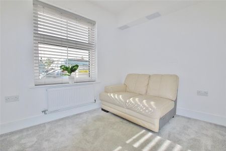 3 bedroom terraced house to rent - Photo 2