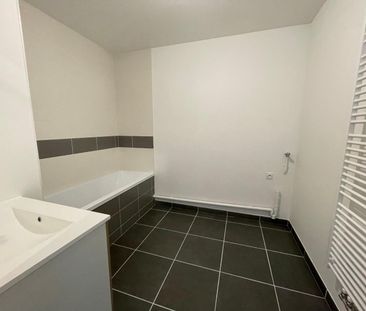 Location Appartement 3 pièces 62m² CHAMBRAY LES TOURS 37170 - Photo 3