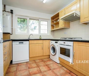 2 bedroom flat to rent - Photo 4