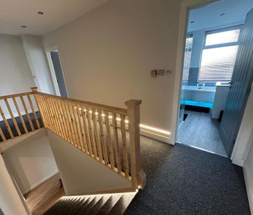 3 bedroom private hall to rent - Photo 1