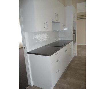 Beautiful Three Bedroom Home in Chatham - Photo 3