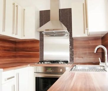 2 Bed Maisonette, Addison Way, NW11 - Photo 1