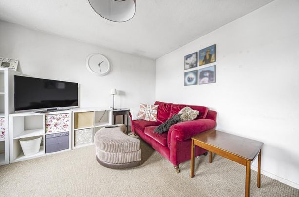 Queens Road, Guildford - 1 bedroomProperty for lettings - Seymours - Photo 1