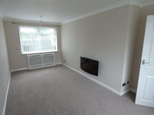 3 bedroom end of terrace house to rent - Photo 1