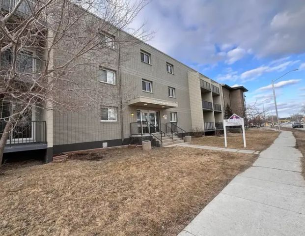 925 Chancellor | 925 Chancellor Drive, Winnipeg - Photo 1