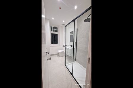 1 Bed Flat, Arthur Road, SW19 - Photo 5