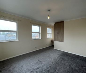 High Street - Photo 1