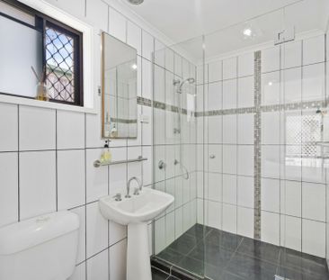 FOREST-EDGE RETREAT - SPACIOUS FAMILY HOME - Photo 6