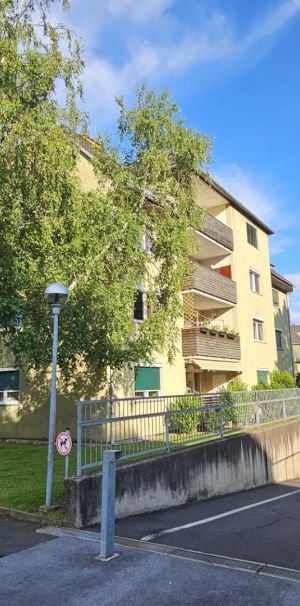 große 3,5 Zimmerwohnung mit Loggia! - Photo 1