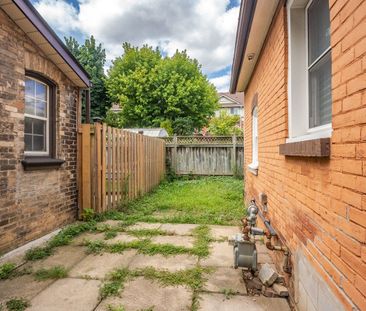 For Lease - 294 Park Avenue Unit# Main FL, Brantford, Ontario - Photo 4