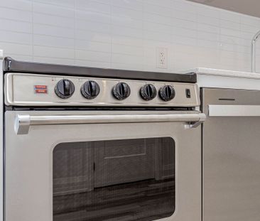 For Lease - 3250 Carding Mill Trail Unit# 306, Oakville, Ontario - Photo 4