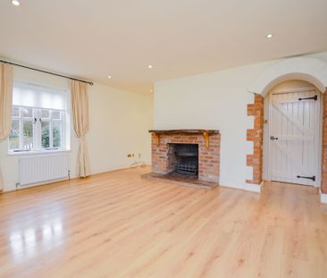 Great Massingham - Photo 2