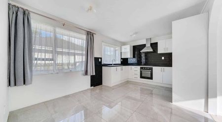 3 Bedroom House - Photo 4