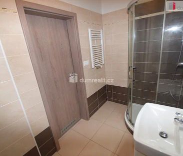 Pronájem bytu 1+kk, 30m + balkon, ul. Federova, Praha 9- Kyje - Photo 2