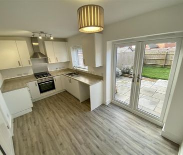 2 bedroom semi-detached house to rent - Photo 6
