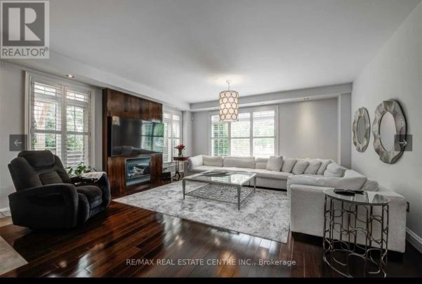 87 GREAT LAKES BOULEVARD - Photo 1