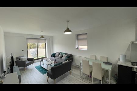 1 Bed Flat, The Triangle, IG11 - Photo 2