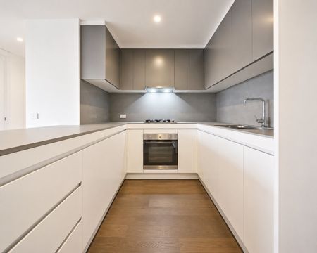 Modern Windsor living – Fully furnished (6 month lease) - Photo 5