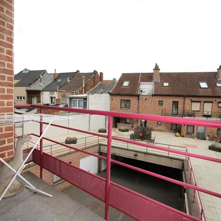 MOOI APPARTEMENT IN HET CENTRUM MET GARAGE - Photo 1