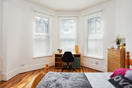 🏡 An Amazing Property in Haringey - Must be Seen! 🏡 Room 2 - Photo 4