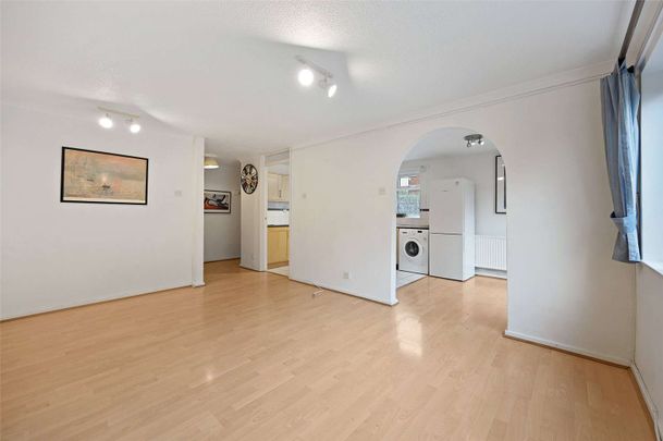 Myrtleside Close, Northwood, Middlesex, HA6 2XQ - Photo 1