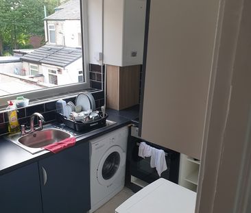 Room in a Shared House, Rochdale Road, M9 - Photo 6