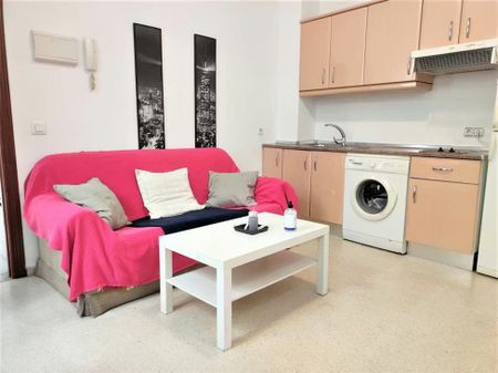 Plaza San Martín, Sevilla, Andalusia 41003 - Foto 2