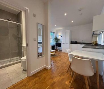 Clarence Street, Staines-upon-thames, Surrey, TW18 - Photo 2