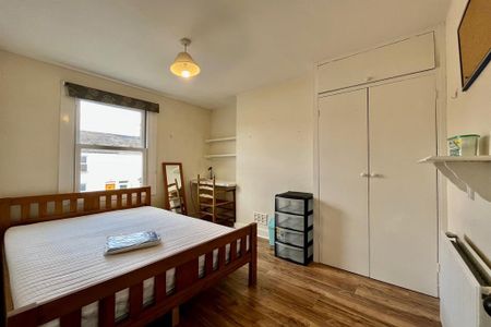 3 bedroom terraced house to rent - Photo 3