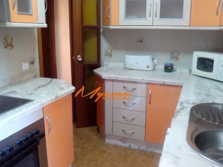 Piso de alquiler en Centro - Photo 3