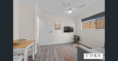 GROUND FLOOR FURNISHED STUDIO WITH BILLS INCLUDED! - Photo 2