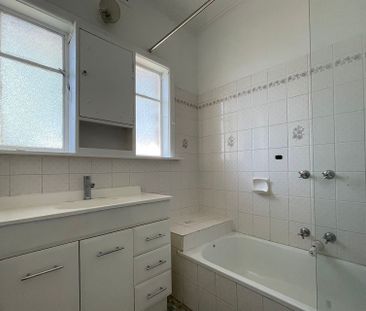 38 Tobruk Avenue, Heidelberg West. - Photo 5