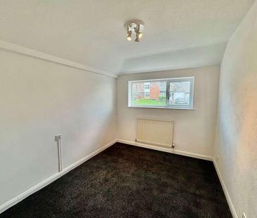 Gayfield Avenue, Brierley Hill, DY5 - Photo 4